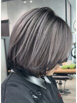 サロウィン 下北沢(SALOWIN)&nbsp;グレーバイオレットのシャドールーツにブラウンのエンドカラー