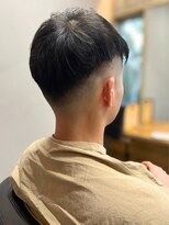 オト(oto)&nbsp;メンズカットスキンフェード黒髪ビジネスショートスタイル