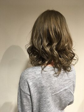 ボタニウム バイ アールサロン(BOTANIUM by RrSALON) 外国人風ハイトーンモノトーンベージュ【滝島】