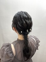 およばれヘアアレンジ　結婚式　タイトポニー