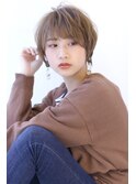 ローライトアッシュブラウン大人かわいい小顔ワンサイドショート