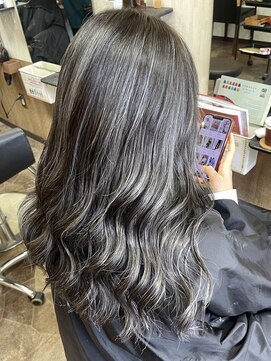 トレフル 東岸和田店(Trefle) 20代30代40代ハイライト外国人風カラープラチナアッシュ