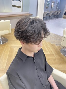 アレス バイ シカ 神戸三宮元町店(ALLES by Cica) スーツ短髪ツーブロック束感黒髪シークレットパーマ流行