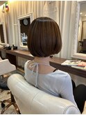 コンパクトフォルムが◎ベージュカラーでつくるミニボブスタイル