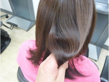 美容室 スマイル(Smile)の写真/髪のダメージが気になる方にオススメ！髪質改善トリートメントで、思わず触れたくなるような艶ヘアに♪