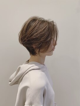 サードプレイス(3rd PLACE) 横顔美人。大人美髪ショート