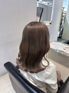 グランアディクト(Gran addict) 透明感たっぷりなミルクティーグレージュ