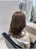 透明感たっぷりなミルクティーグレージュ