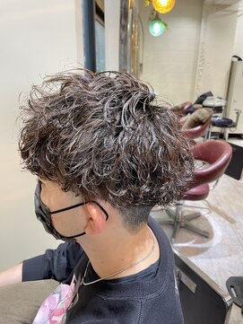 ヘアリゾートエーアイ 新宿西口店(hair resort Ai) 波巻きスパイラルパーマツーブロックショートマッシュ