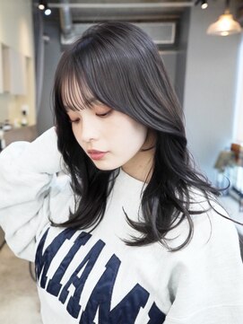 オルセン ディービーエー バルーンヘアー(OLSEN D.B.A BALLOON HAIR) ハイレイヤー/ミディアム/20代/顔周り/オリーブグレージュ