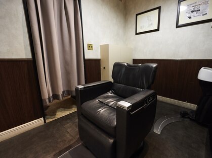 ラヴィ ニュー スタンダードバーバー 浜松町(LAVIE NEW STANDARD BARBER)の写真