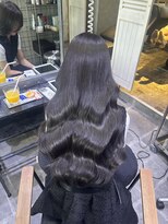 ウム(UMM)&nbsp;透明感抜群グレージュカラー