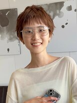 ホヌン 茅ヶ崎(Honnun) ショート×シルキーベージュ×メガネ/大人可愛い知的ヘア/茅ヶ崎