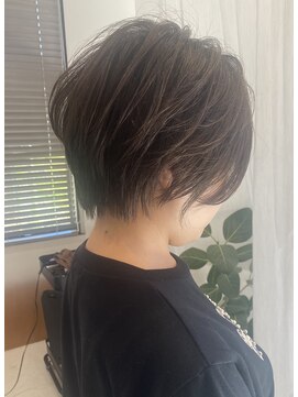 グロウ 万博記念公園(GLOW) ショートボブ