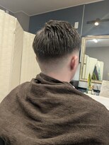 バーバーカミバコ 久留米(BARBER KAMIBAKO) 左分けスキンフェード