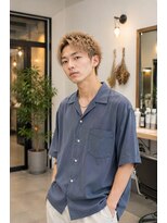 MEN's Baguz MEN'Sカット/ MEN'Sパーマ/ MEN'Sカラー ハイトーンブロンド無造作カールメンズショート