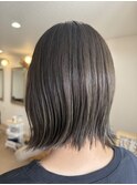 ミントグレーのぱっつんボブ