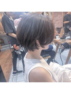 エルダーズバイユーレルム(L:der's by u-realm) イルミナカラーフェザーボブ