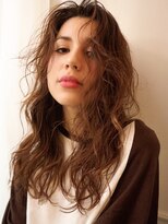 ネオリーブアイム 横浜西口店(Neolive aim)&nbsp;センターパート×ロングで色気のある外国人風ヘア