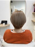 ベージュカラー