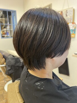 アンジュ ラヴィ(Ange Lavie) 重めボブからアゴ上ショートでスッキリ♪KG041