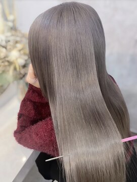 ラビス(Lovis) 黒髪カタログ/ボブルフ/ネビージュ/小顔に見せるヘア/ワンレン