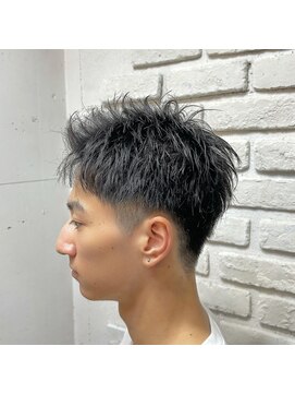 クリーブ 池袋(creeb) アップバングショート、刈り上げスパイキー