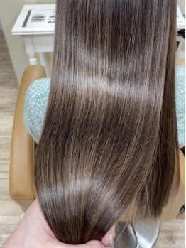 サンタフェ 一宮森本店(Santa'Fe)の写真/クセや広がりでお悩みの方！毛先までするん♪としっかりストレートヘアに◎丁寧なヘアケアでダメージも軽減