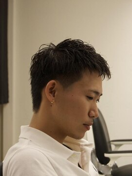 フランクス バーバー ウエストトウキョウ 吉祥寺店(FRANK’S BARBER WEST TOKYO) スパイキーショートブルーブラックフェザーパーマサーフカール