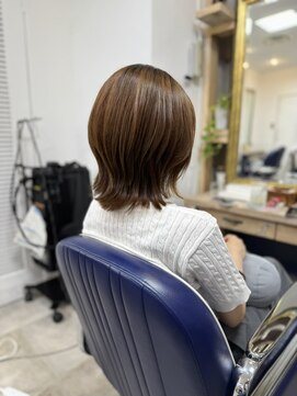 ヘアサロン プラス アーティスタ(hair salon + artista) ミディアムレイヤー