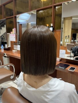 美容室エクストラアーツジャパン(X ARTS JAPAN) ぷつっと切りっぱなしヘンリーボブ