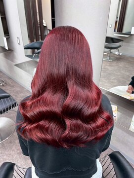 エミーバイモアムー(Emmie byMoremuu) 【めい】ボルドー/レッド／ブリーチ