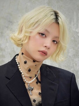 オルズ 渋谷(ALLZ) 抜きっぱなしホワイトブロンドニュアンスレイヤーボブ