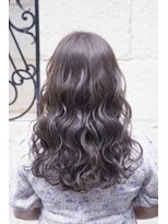 ティンク 天神(Tink)&nbsp;ペールバイオレットアッシュ/ロング/ブリーチなし/ツヤ感