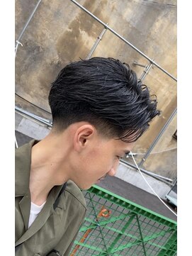 ドルクス 日本橋(Dorcus) 日本橋ローフェードテーパーフェード　低いフェードビジネスヘア