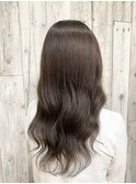 オリーブベージュ