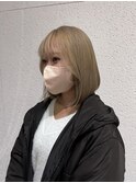 ベージュよりのグレージュ