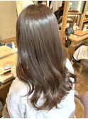 艶感グレーベージュ×ゆれるソフトレイヤーカット