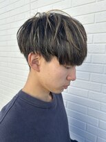 ヒュイル バイ ニアウ(Hwyl by Niau) メンズマッシュツーブロックハイライトニュアンスパーマ眉毛