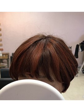 ドゥ スタイル 三国ヶ丘店(Duex Style) 白髪ぼかしデザインcolor × すっきり耳出しショートカット