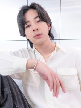 ケアリー 大日(Carelly) ビジネスショートレイヤーかき上げコンマヘアツイストパーマ