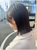 20代30代40代外ハネアッシュグレージュ肩ライン耳掛け