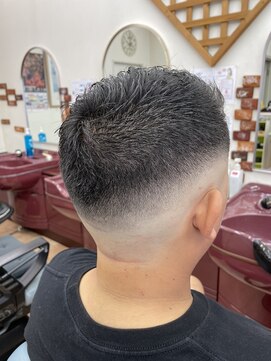 フィールズ 栗林(feels) スキンフェードスタイル