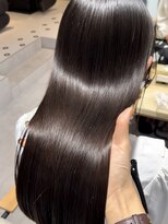 ティア(Tia.)&nbsp;(韓国風/ロングヘア/縮毛矯正/前髪/韓国レイヤー/小顔)