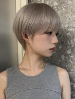 人気の大人ショートヘアでスタイリングも簡単に◎