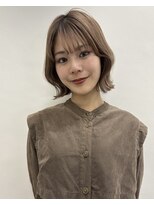 ソレイユトウキョウシブヤ(SOLEIL TOKYO shibuya)&nbsp;ショートボブ韓国くびれヘア外はねブリーチ透明感ベージュ