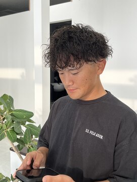 エミュ(emu.) 動きと束感を楽しむウェーブスタイル