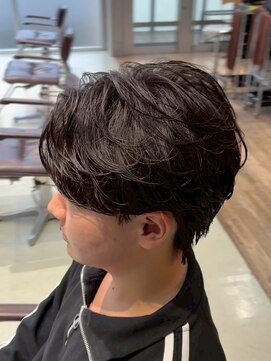フィフス(fifth) 毛流れニュアンスパーマセンターパートカットビジネスヘアfifth