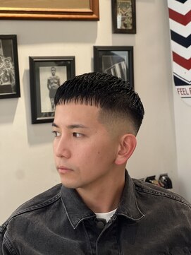 カムレイドフォーライフ(COMRADE 4 LIFE) クロップスタイル