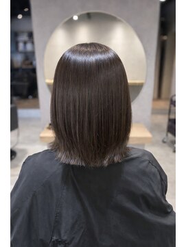 アスフィーダ(A'sfida) 外ハネボブ艶髪寒色系髪質改善